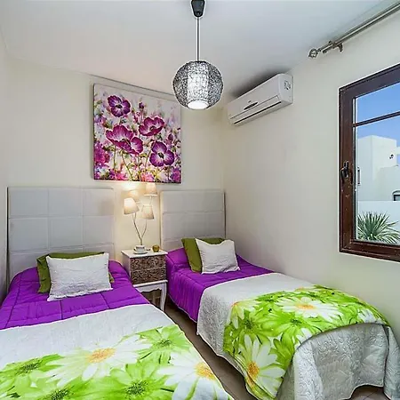 Playa Blanca Sleeps 8 Pool Air Con Wifi
