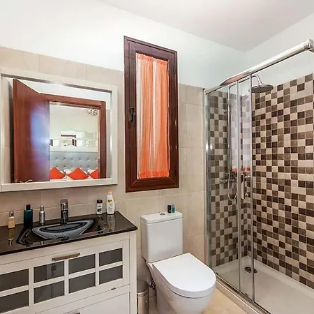 Vila Playa Blanca Sleeps 8 Pool Air Con Wifi *