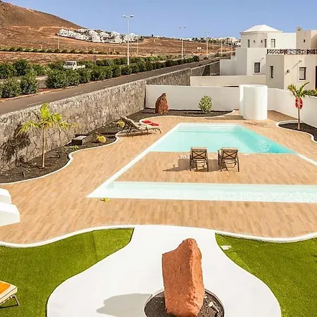 Playa Blanca Sleeps 8 Pool Air Con Wifi Playa Blanca (Lanzarote)