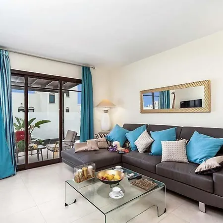 Playa Blanca Sleeps 8 Pool Air Con Wifi Vila